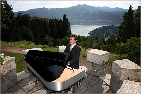 cantante pianobar Castello di Miasino lago d'Orta cantante pianobar Castello di Miasino lago d'Orta