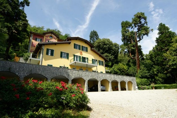 Casali della Cisterna, Villa Claudia dei Marchesi Dal Pozzo Casali della Cisterna, Villa Claudia dei Marchesi Dal Pozzo