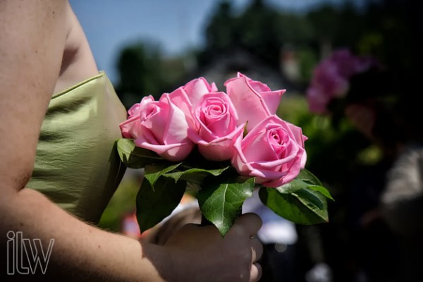 bouquet damigella sposa con rose rosa