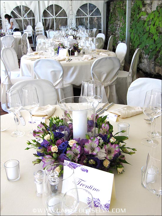 Centrotavola matrimonio con fiori di Alstroemeria